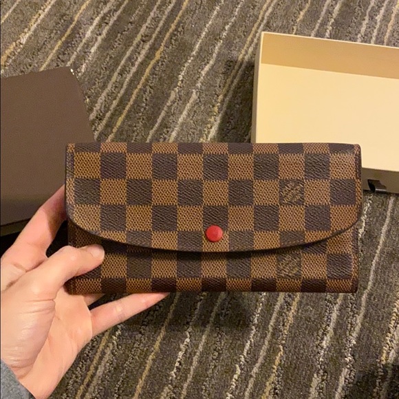 Emilie Wallet - Picture 3 of 7